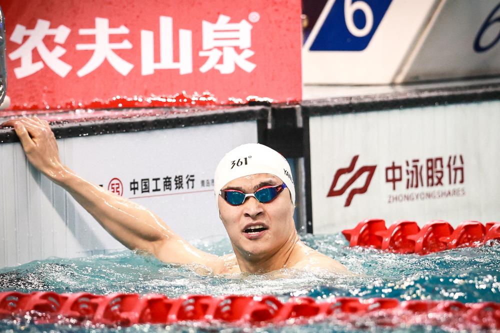 数名游客被